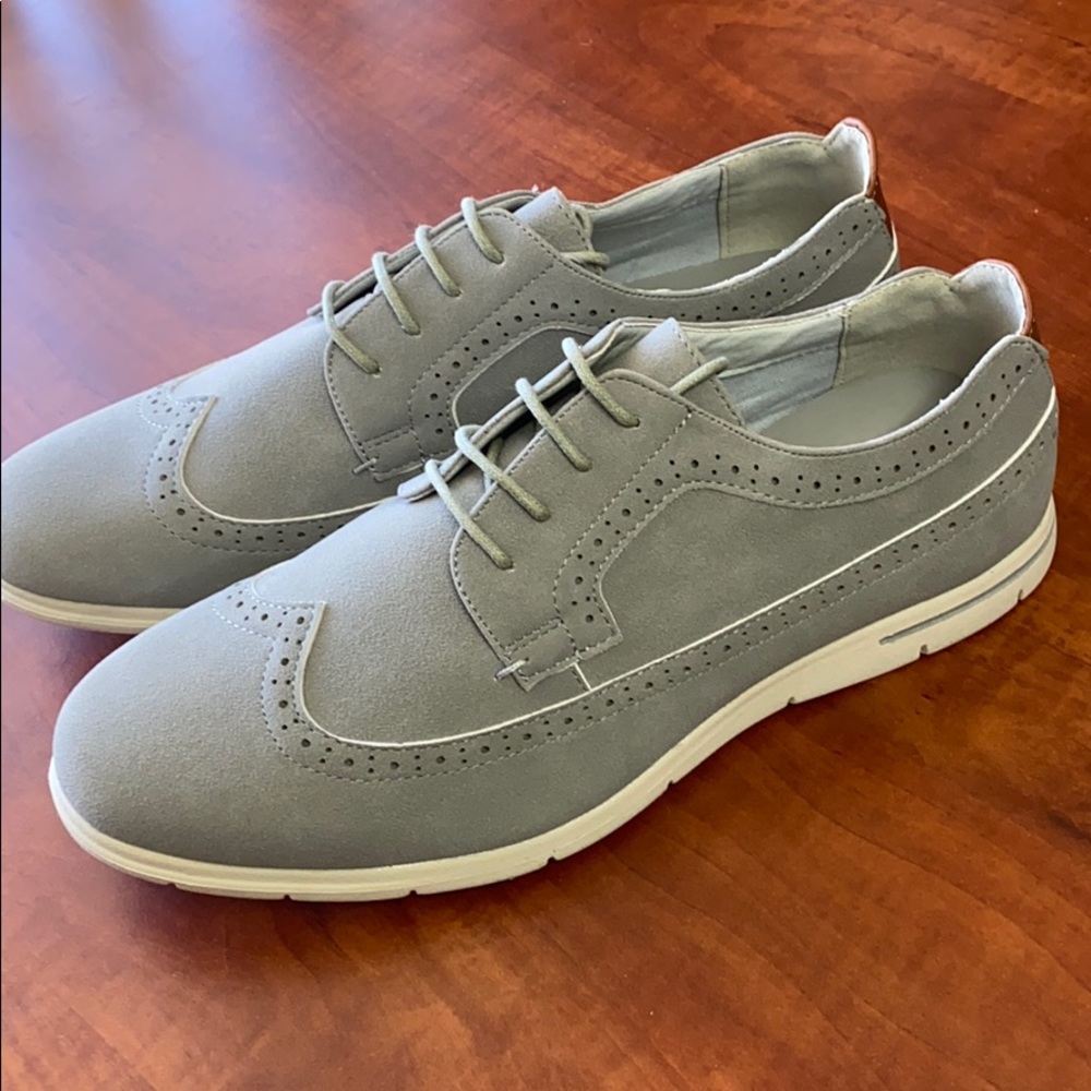 SAMPLE SALE** MEN’S GREY LACE UP SHOES